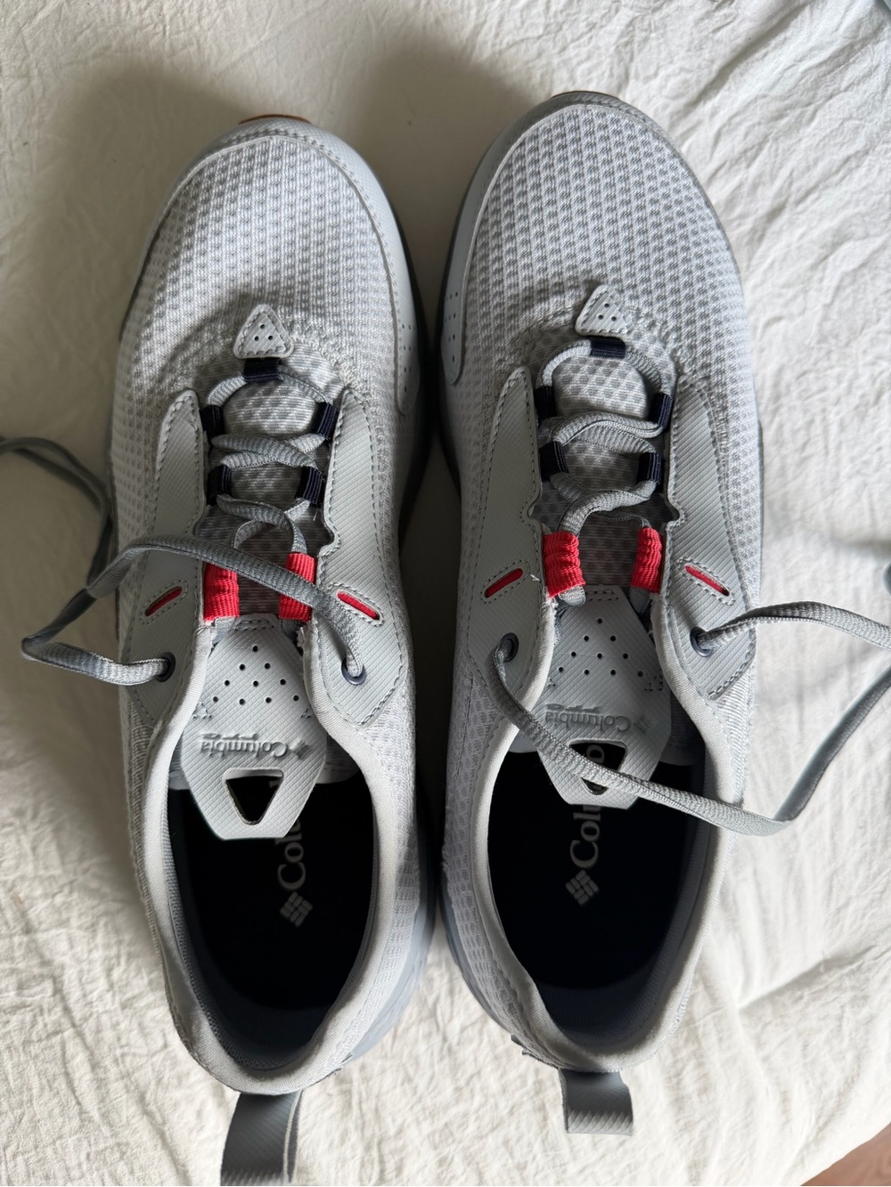 Columbia Men's Light Gray Athletic Sneakers with Red Accents